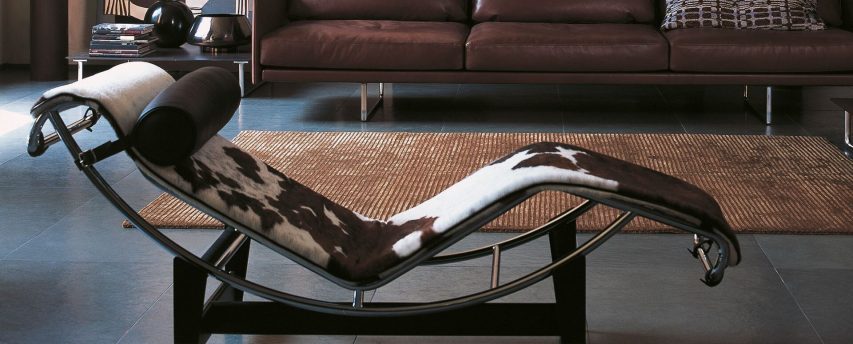 Cassina - LC4 Legubekkur Cowskin - Image 3