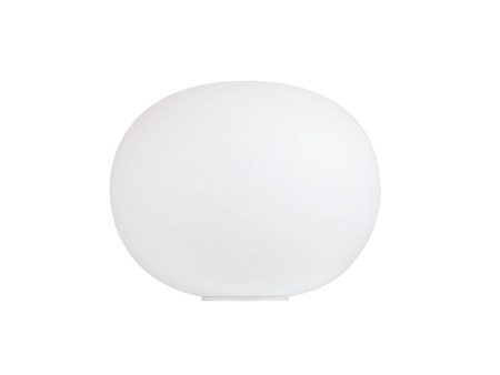 Glo Ball BASIC lampinn fra FLOS er einstaklega fallegur dimmanlegur borðlampi sem á erindi inn á öll íslensk heimili. Falleg gjöf fyrir parið.