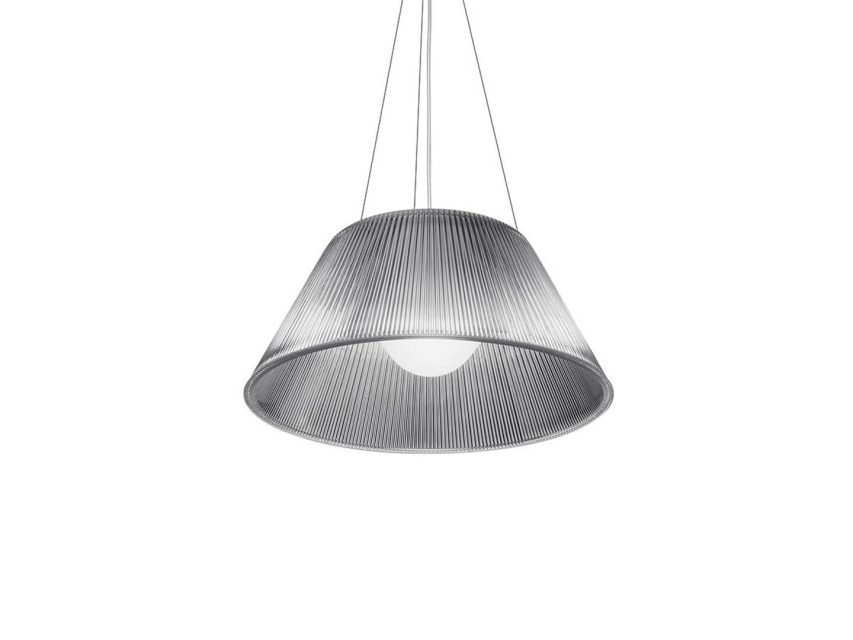 Flos Romeo Moon S2 Loftljósið hefur skerm sem er 34 cm í ummál. Heimsfrægi hönnuðurinn Philippe Starck er á bakvið Romeo Moon ljósin frá Flos